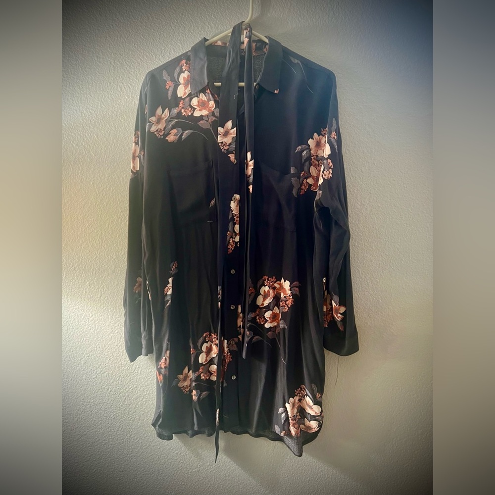 NWOT! Gray/Blue floral shirt dress